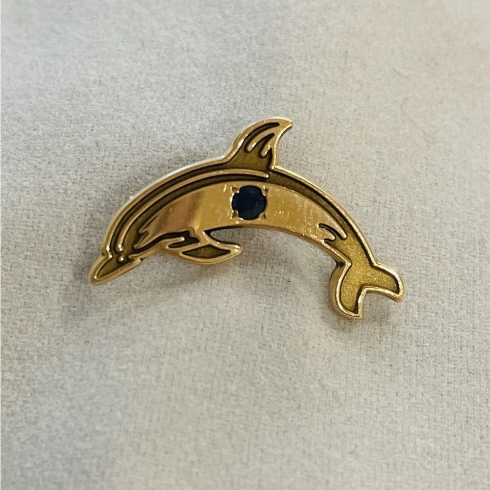 Vintage 14K Gold EMB CTO Dolphin Pin With Sapphire